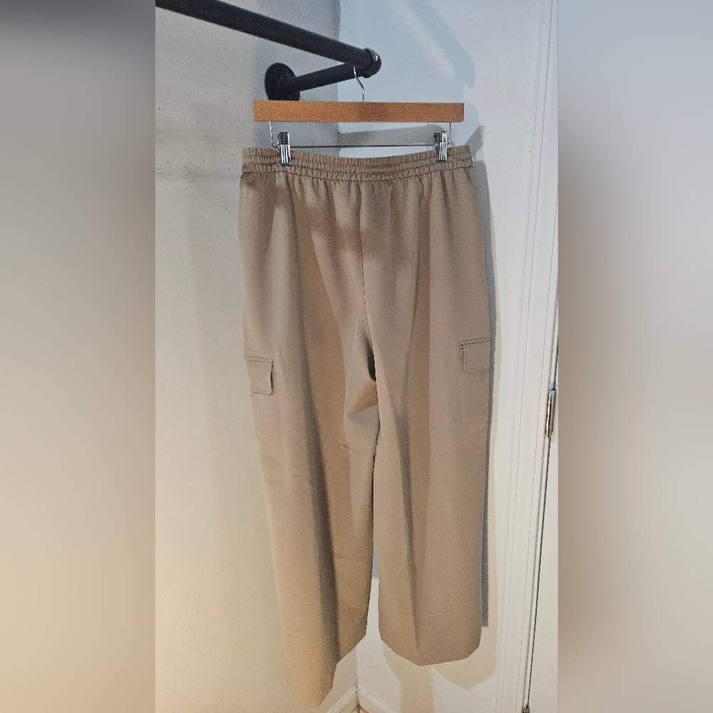 NWT Athleta Promenade Cargo Pants - Picture 6 of 6